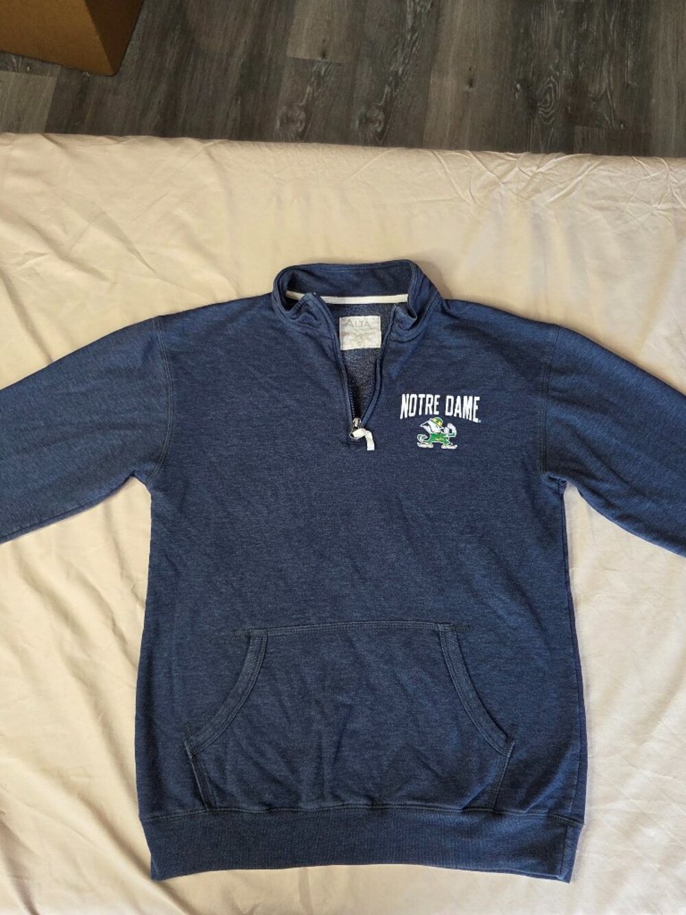 Men's - Notre Dame Fighting Irish Quarter Zip Pullover Sweatshirt - Size M